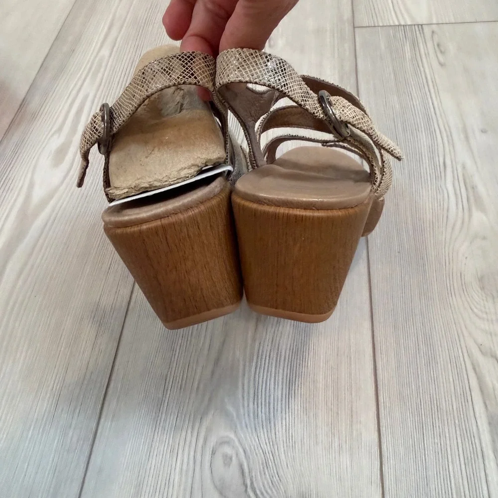 NEW Dansko Julie Snake Taupe Leather Wedge Sandals Platform Buckle US 10 EU 40